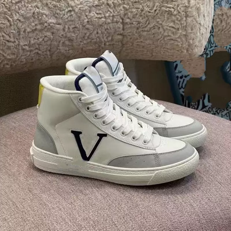 High quality luxury designer Men's casual shoes sneakers ultra-light foamed outsole wear-resistant and comfortable
High quality luxury designer Men's casual shoes sneakers ultra-light foamed outsole wear-resistant and comfortable