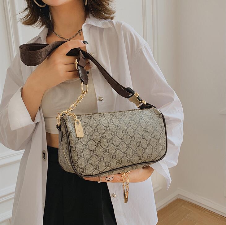 8820G Designer Shoulder Bag Retro Female Trendy Handbag Luxury Big Fashion High Capacity Shopper Shopping Tote
8820G Designer Shoulder Bag Retro Female Trendy Handbag Luxury Big Fashion High Capacity Shopper Shopping Tote