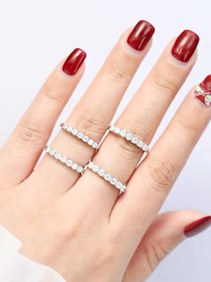 Exquisite Sterg Sier Eternity Ring: Single-Row Round Cut Cubic Zirconia Wedding Band for Women