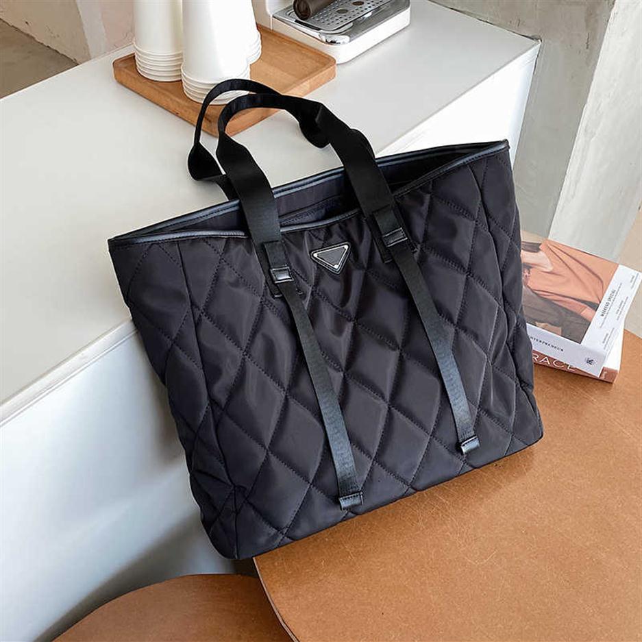 Luxury Winter Large Shoulder Bags for Women 2020 Trend Hand Bag Women Branded Trending Black Handbags and Purses Sac a Main232b
Luxury Winter Large Shoulder Bags for Women 2020 Trend Hand Bag Women Branded Trending Black Handbags and Purses Sac a Main232b