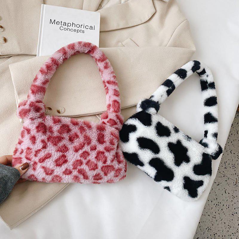 Duffel Bags Fluffy Handbag 2022 Winter Fashion Women Cow Print Mini Shoulder Female Plush Underarm Leopard Zebra Pattern, Black flower
Duffel Bags Fluffy Handbag 2022 Winter Fashion Women Cow Print Mini Shoulder Female Plush Underarm Leopard Zebra Pattern, Black flower