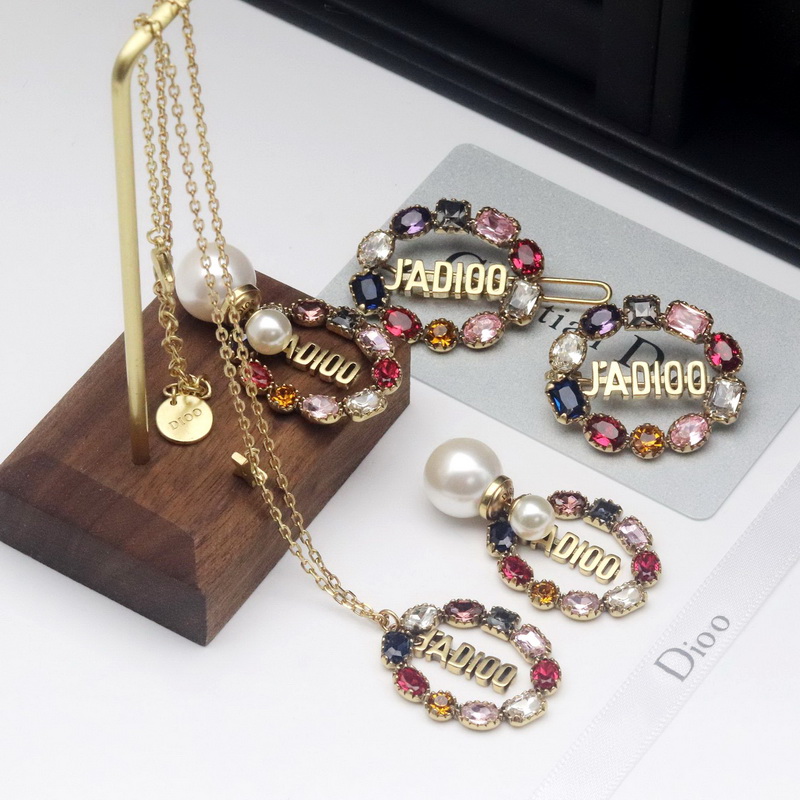 New designed retro D letter colored zircon diamonds women's necklace ladies pearl earrings high quality hairpin brooch Designer Jewelry, Mixed colors
New designed retro D letter colored zircon diamonds women's necklace ladies pearl earrings high quality hairpin brooch Designer Jewelry, Mixed colors