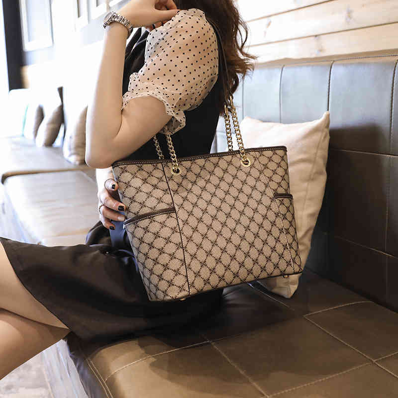 Purses sale Big bag women 2022 new version high-capacity trendy women's bag versatile printed one shoulder portable Tote Bag, Brown
Purses sale Big bag women 2022 new version high-capacity trendy women's bag versatile printed one shoulder portable Tote Bag, Brown