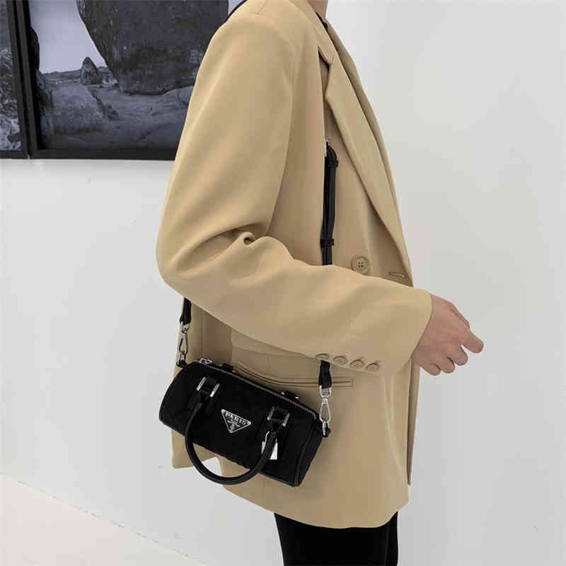 Handbags 70% Off High sense small square bag triangular lock cylinder sling one shoulder oblique span Oxford cloth embroidered wire rhombic purses, Black
Handbags 70% Off High sense small square bag triangular lock cylinder sling one shoulder oblique span Oxford cloth embroidered wire rhombic purses, Black