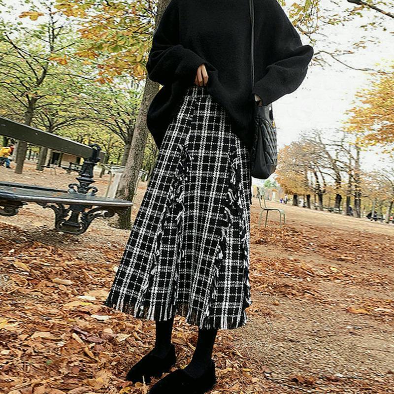 Skirts Autumn Long Plaid Wool Skirt Women 2022 Winter Tassel Checked Female Elegant Runway Maxi Jupe Faldas Largas Mujer, As picture
Skirts Autumn Long Plaid Wool Skirt Women 2022 Winter Tassel Checked Female Elegant Runway Maxi Jupe Faldas Largas Mujer, As picture
