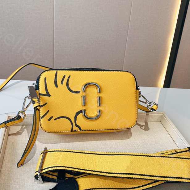 2022 SS Snapshot Bags famous designer Camera bag wallets fashion dog totes women clutch shoulder letter soft great cartoon handbags cross body purse, Color white1(dog)
2022 SS Snapshot Bags famous designer Camera bag wallets fashion dog totes women clutch shoulder letter soft great cartoon handbags cross body purse, Color white1(dog)