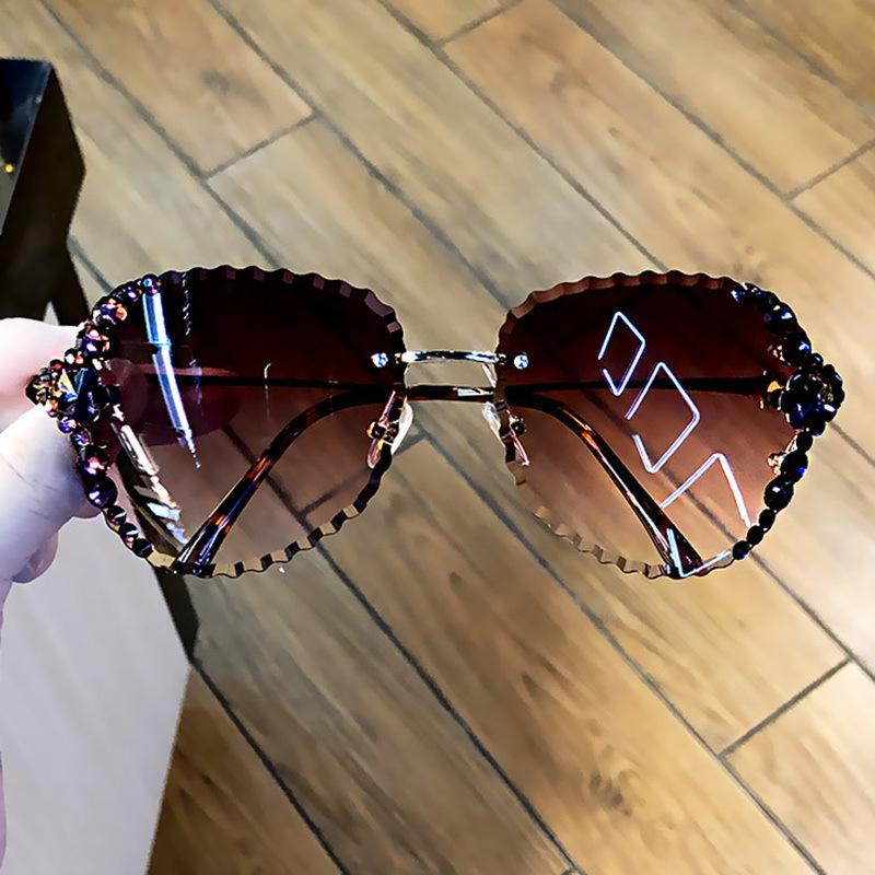 Sunglasses Design Fashion Rimless Pilot Women Vintage Diamond Gradient Wave Frame Sun Glasses For FemaleSunglassesSunglasses
Sunglasses Design Fashion Rimless Pilot Women Vintage Diamond Gradient Wave Frame Sun Glasses For FemaleSunglassesSunglasses