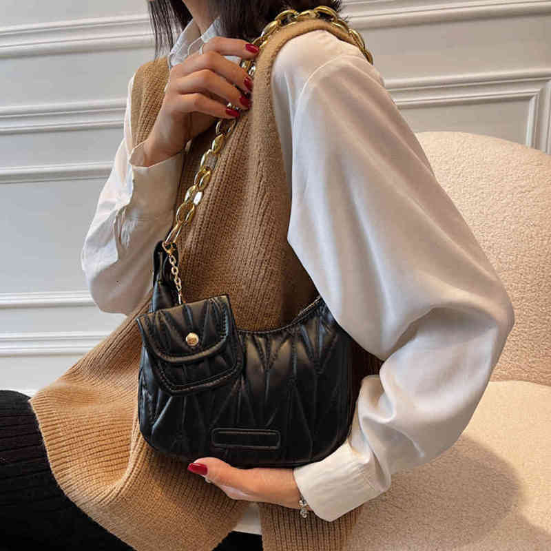 2022 Printing Elegant Square Luxury Bag fold hand high texture chain Women's single shoulder diagonal bag All-match Portable Shoulder Messenger Designe Wholesale, Red
2022 Printing Elegant Square Luxury Bag fold hand high texture chain Women's single shoulder diagonal bag All-match Portable Shoulder Messenger Designe Wholesale, Red