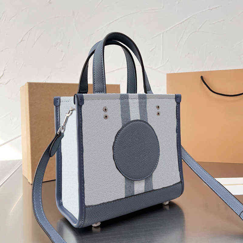Designer Women Totes Fashion Brand Shopping Bag Large Capacity Shoulder Bags Metal Foot Design High Quality Handbags, Green
Designer Women Totes Fashion Brand Shopping Bag Large Capacity Shoulder Bags Metal Foot Design High Quality Handbags, Green