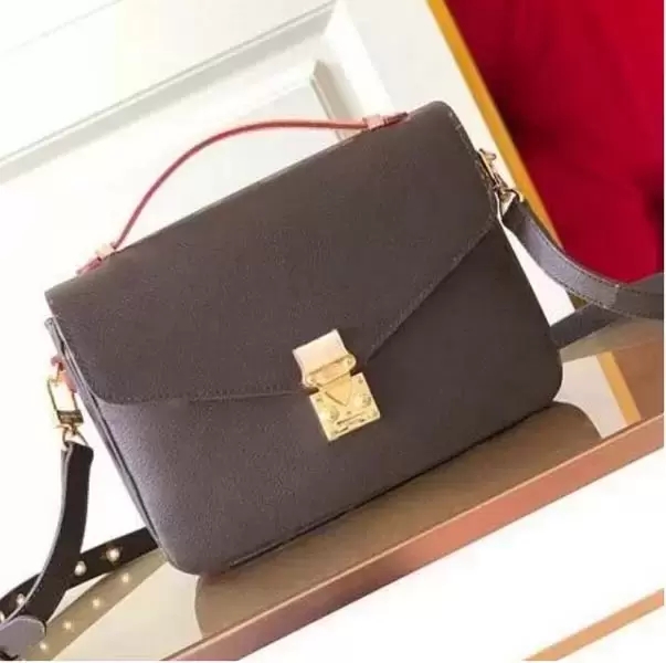 High Quality Handbags luxurys designers bags Fashion womens CrossBody Clutch Shoulder Bag Letter Handbag purse Messenger Totes wallet
High Quality Handbags luxurys designers bags Fashion womens CrossBody Clutch Shoulder Bag Letter Handbag purse Messenger Totes wallet