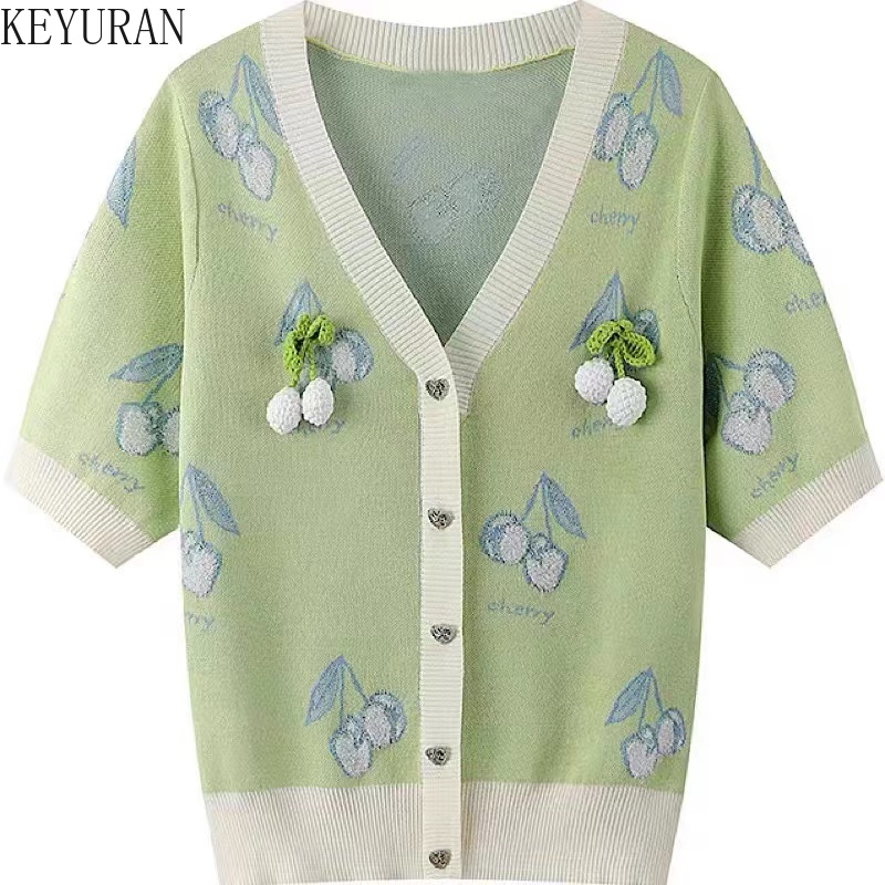 2022 Summer Pendant Cherry Jacquard Pullover Sweater Women Knitted Cardigan Green Loose V-neck Short-sleeved knitwear TopFemale 
2022 Summer Pendant Cherry Jacquard Pullover Sweater Women Knitted Cardigan Green Loose V-neck Short-sleeved knitwear TopFemale