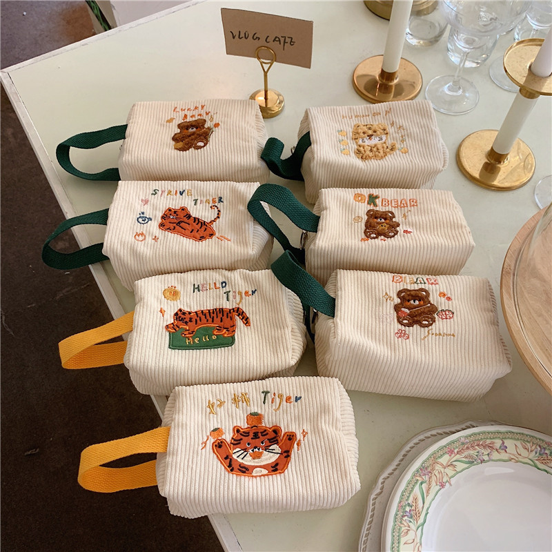 DHL50pcs Toiletry Kits Women Corduroy Tiger Embroidery Solid Protable Wash Bag With Handle
DHL50pcs Toiletry Kits Women Corduroy Tiger Embroidery Solid Protable Wash Bag With Handle