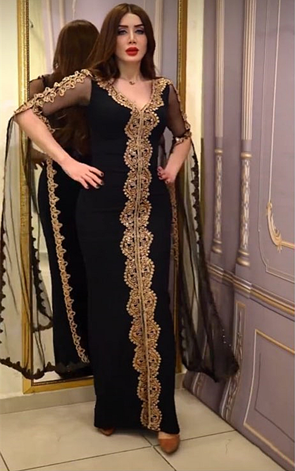 Elegant Saudi Arabic Long Sleeves Evening Dresses For Women Sheath V-Neck Floor Length Formal Event Gowns Gold Crystals Lace Kaftan Prom Celebrity Par