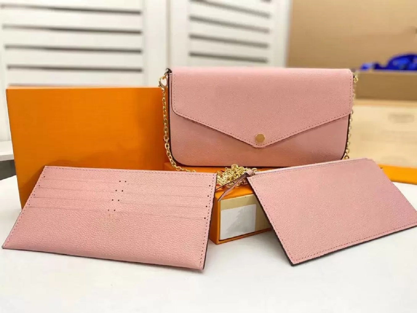 Luxurys Designers Bags Félicie Pochette High Quality Women bag 3 pcs in one lady fashion handbag ladies handbags cross body wallet shoulder purse, Apricot
Luxurys Designers Bags Félicie Pochette High Quality Women bag 3 pcs in one lady fashion handbag ladies handbags cross body wallet shoulder purse, Apricot
