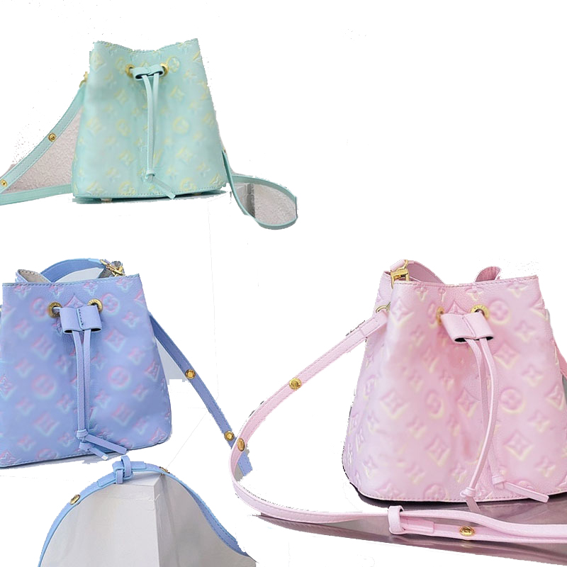 HH Fashion Urs Fisher Embossing Bucket bag gradient color Render freehand Onthego Tote Luxurious Designer women Drawstring Buckets bags Toron Handle Handbags 20cm, Blue
HH Fashion Urs Fisher Embossing Bucket bag gradient color Render freehand Onthego Tote Luxurious Designer women Drawstring Buckets bags Toron Handle Handbags 20cm, Blue