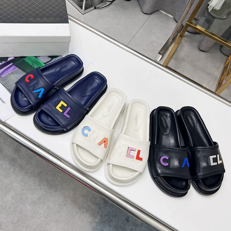 Fashion Womens Shoes Designer Premium Sheep Leather Slippers Top Platform Platform Casual Sandals Luxury Summer Ladies Classic Lightweight Flip-Flops, Black
Fashion Womens Shoes Designer Premium Sheep Leather Slippers Top Platform Platform Casual Sandals Luxury Summer Ladies Classic Lightweight Flip-Flops, Black