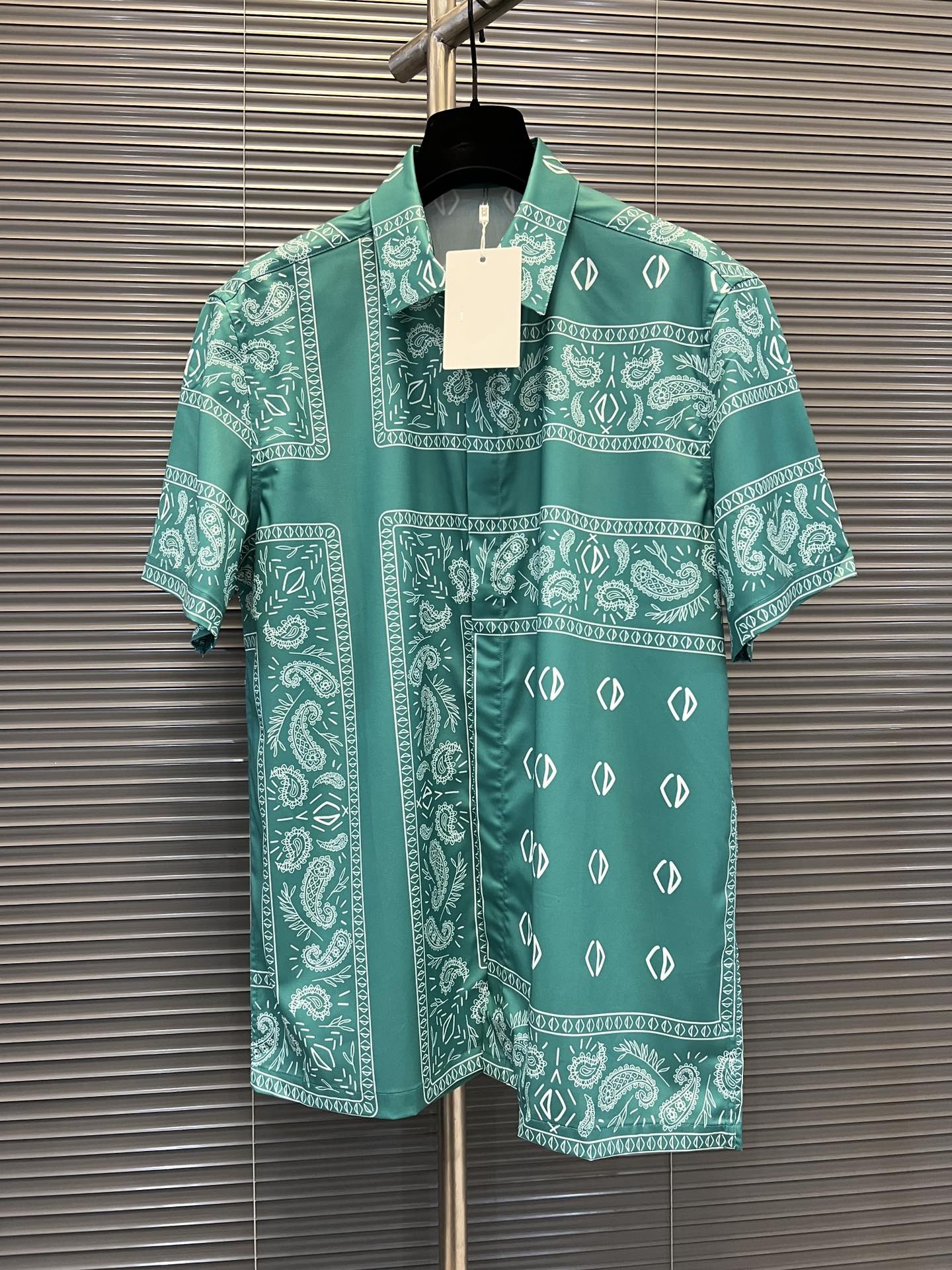 2022 summer fashions mens designer beautiful letter printing shirts - US SIZE shirts - high quality mens designer button short sleeve shirts, Blue
2022 summer fashions mens designer beautiful letter printing shirts - US SIZE shirts - high quality mens designer button short sleeve shirts, Blue