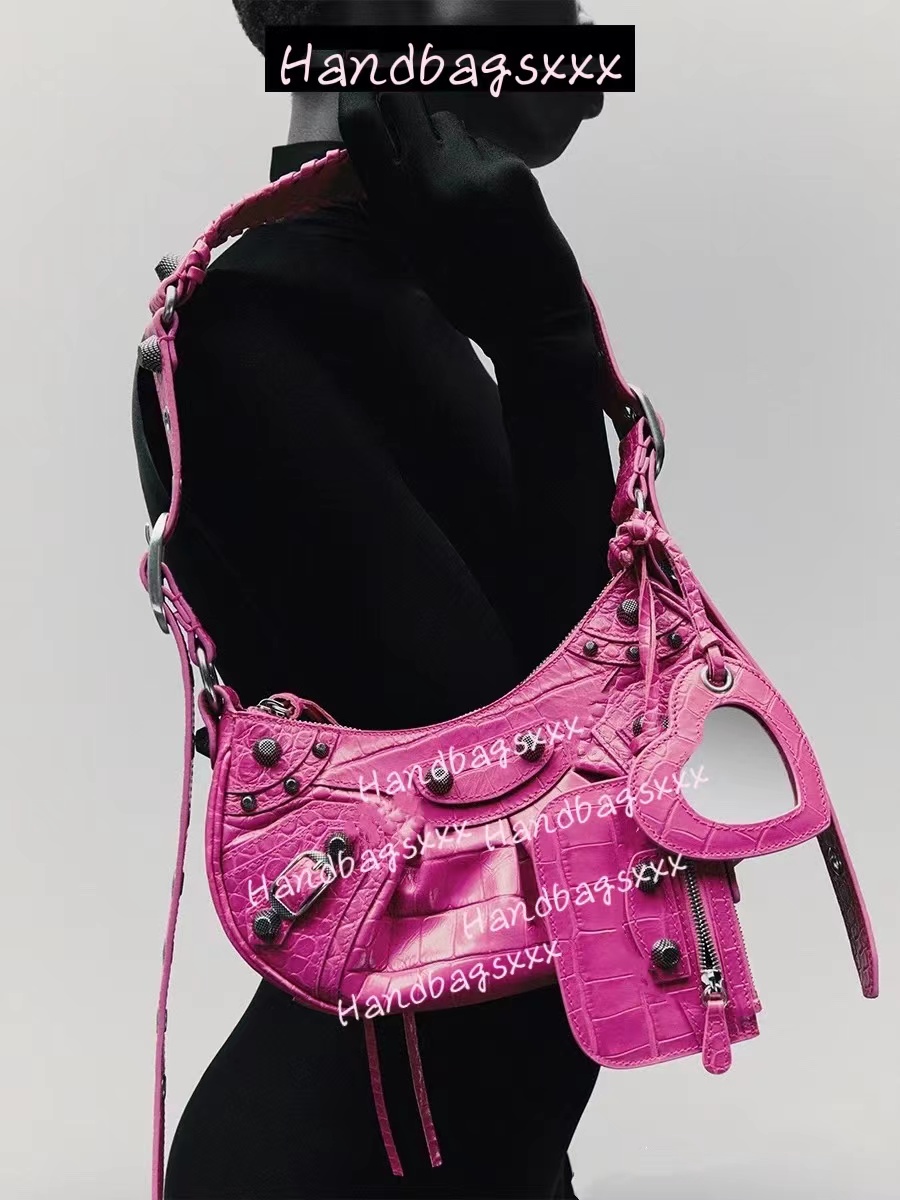 le cagole CrossBody bag Top Quality Women lady cool girl Motorcycle shoulder Bags luxury Designers Genuine leather crossbody clutch wallet purse Pochette, Yellow
le cagole CrossBody bag Top Quality Women lady cool girl Motorcycle shoulder Bags luxury Designers Genuine leather crossbody clutch wallet purse Pochette, Yellow