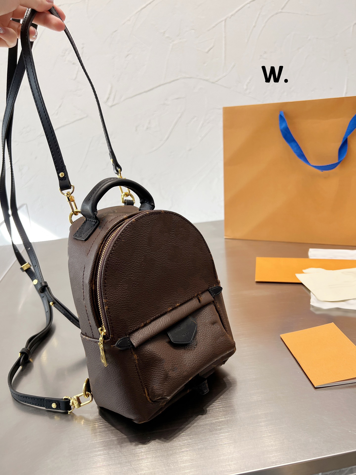 women's designers shoulder bag Luxury tote purse handbag message bags cluth top quality brand classic Genuine leather Crossbody flap Old flower Backpack mini 20CM, Chocolate
women's designers shoulder bag Luxury tote purse handbag message bags cluth top quality brand classic Genuine leather Crossbody flap Old flower Backpack mini 20CM, Chocolate