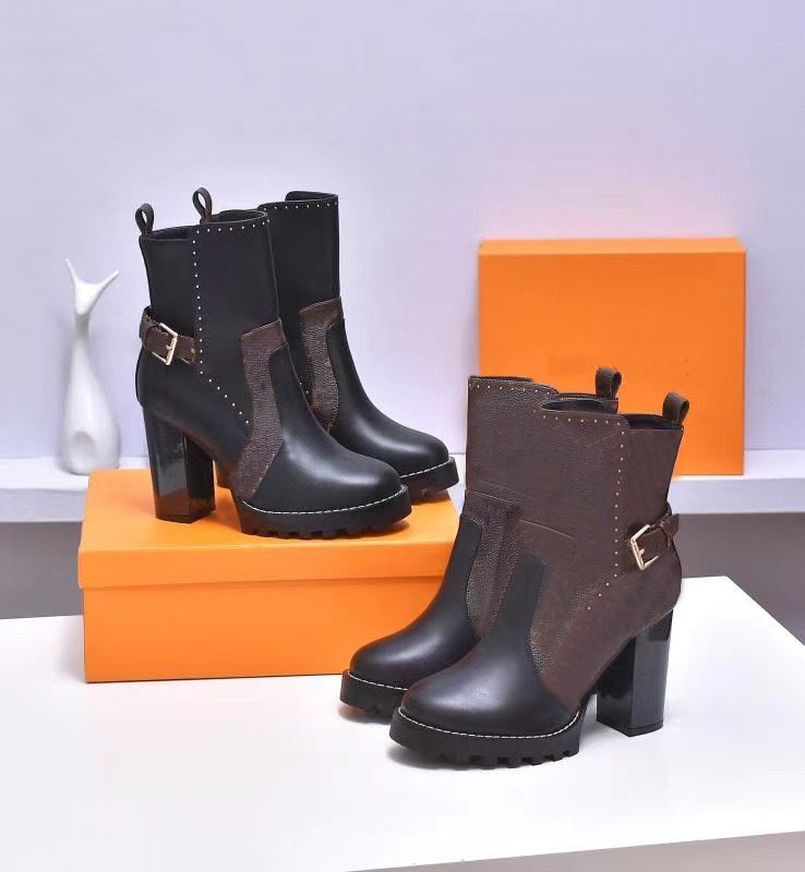 rivet Martin boots woman cowhide zipper Metal buckle designer ankle boot 100% Leather lady High Heels fashion Autumn winter Thick heel women shoes size 35-41-42 With box, Extra shoelaces
rivet Martin boots woman cowhide zipper Metal buckle designer ankle boot 100% Leather lady High Heels fashion Autumn winter Thick heel women shoes size 35-41-42 With box, Extra shoelaces