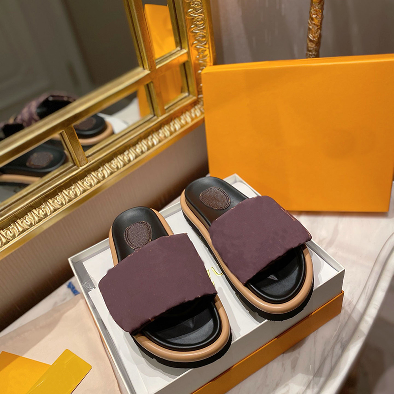 Luxuy Women Velcro Slipper Men Smooth Calfskin Embossed Letter Mules POOL PILLOW COMFORT Flat Sandals Fashion Simple Rubber Sole Wide Slippers Size 36-45