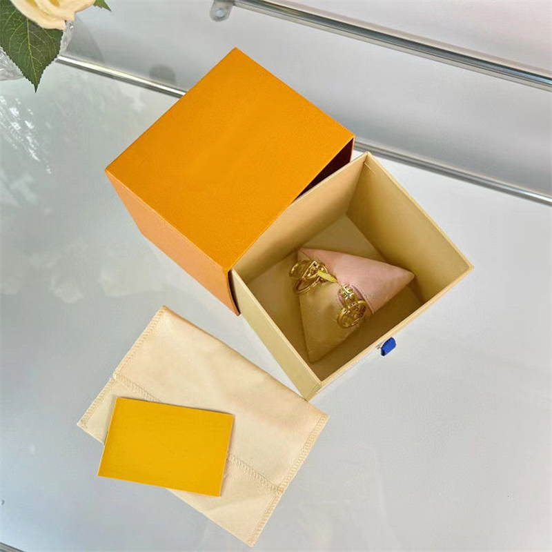 Designers Keychain Fashion Couple Keychain Zipper Zongzi Design Car Pendant Bag Bag Ornament Luxury Valentines Day Gift
Designers Keychain Fashion Couple Keychain Zipper Zongzi Design Car Pendant Bag Bag Ornament Luxury Valentines Day Gift