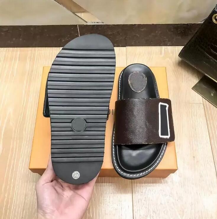 High Quality PU Leather Slippers Designer Ladies Flat Bottom Slipper Classic Old Flower Summer Ladies Sandal Sand Beach Shoes Flip-Flops Sandals, Not sold separately
High Quality PU Leather Slippers Designer Ladies Flat Bottom Slipper Classic Old Flower Summer Ladies Sandal Sand Beach Shoes Flip-Flops Sandals, Not sold separately