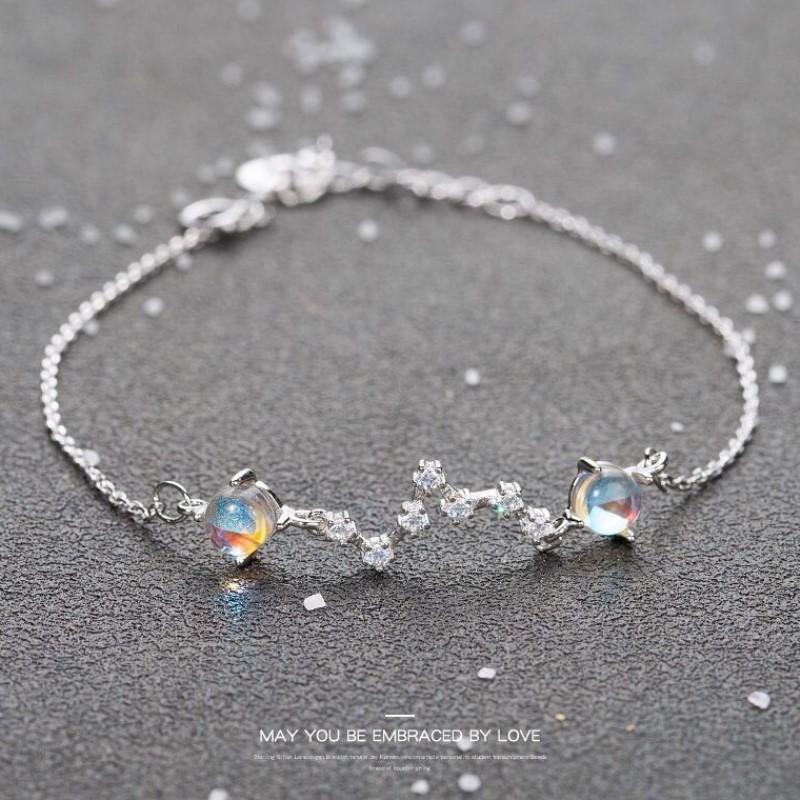 Charm Bracelets Moonstone Great Dipper Bracelet Woman Friends Design Student Korean Simple Cute GiftCharm
Charm Bracelets Moonstone Great Dipper Bracelet Woman Friends Design Student Korean Simple Cute GiftCharm