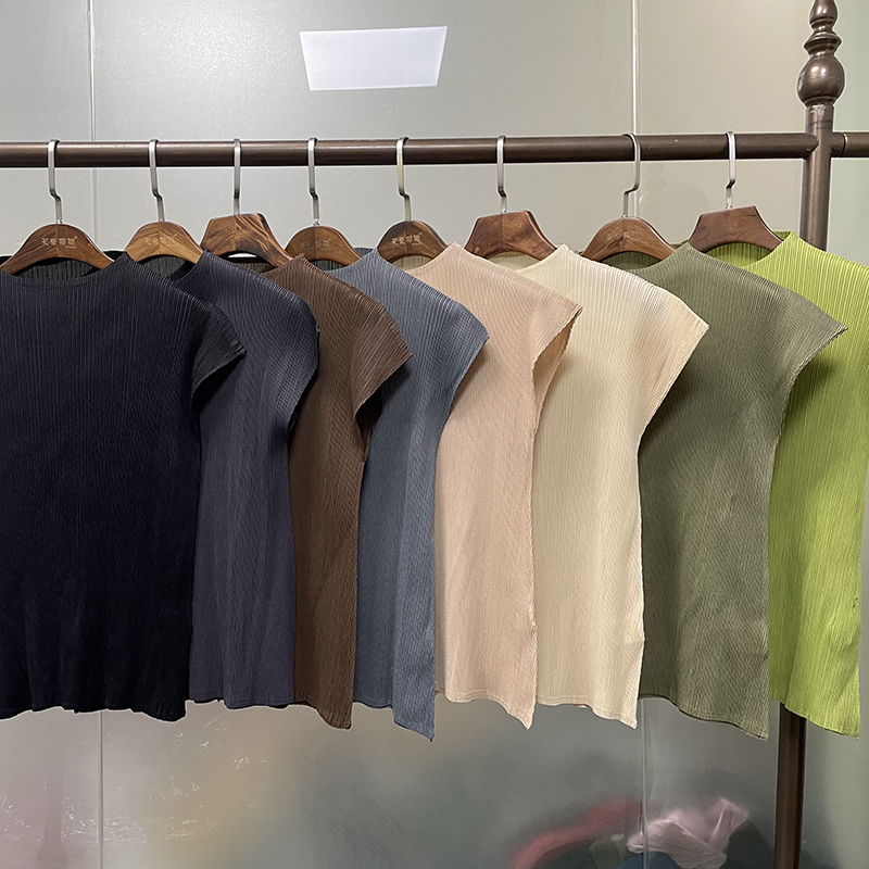 Miyake Pleated Classic Tops Sleeveless Black Bst T-shirt Harajuku Kawaii Korean Casual Fashion Women Tees Aesthetic Clothes 2145 220321