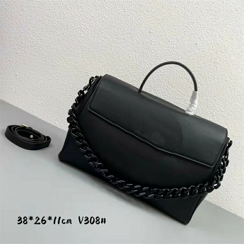 Designer La Medusa Panel Trim Large Totes Women Big Chains Strap Shoulder Bags Internal Flat Pocket Magnetic Buckle Handbags 100% Real, Other colors
Designer La Medusa Panel Trim Large Totes Women Big Chains Strap Shoulder Bags Internal Flat Pocket Magnetic Buckle Handbags 100% Real, Other colors