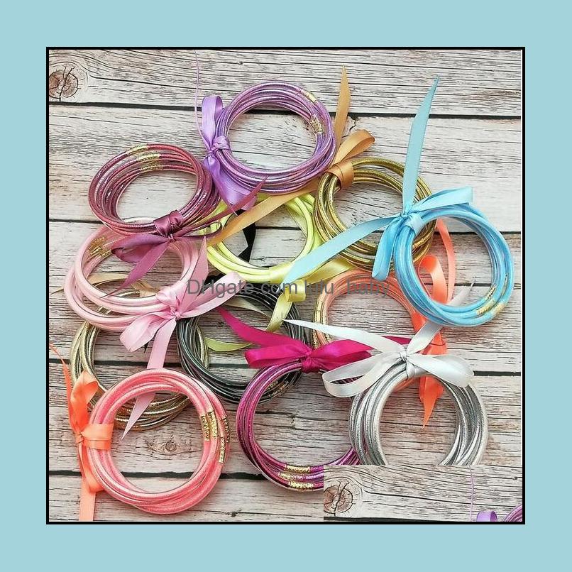 Jelly Glow Bracelets Jewelry 5Pcs/Set All Weather Glitter Bangles Set Filled Sile Plastic Bowknot Jelly Summer Selling Drop Delivery 2021 L
Jelly Glow Bracelets Jewelry 5Pcs/Set All Weather Glitter Bangles Set Filled Sile Plastic Bowknot Jelly Summer Selling Drop Delivery 2021 L