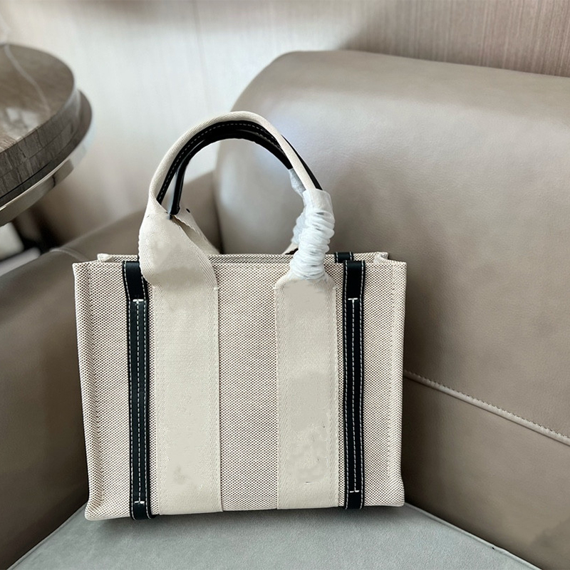 2022 Top Quality Canvas Fashion Ladies Shoulder Bags Classic Hot Leather Totes Wallets Purses Cosmetics Luxury Messenger Bags women Crossbody Handbags, Black
2022 Top Quality Canvas Fashion Ladies Shoulder Bags Classic Hot Leather Totes Wallets Purses Cosmetics Luxury Messenger Bags women Crossbody Handbags, Black