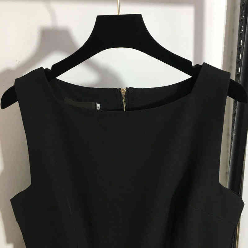Casual Dresses spring and summer new beauty portrait pin decoration fashion splicing sleeveless vest dress