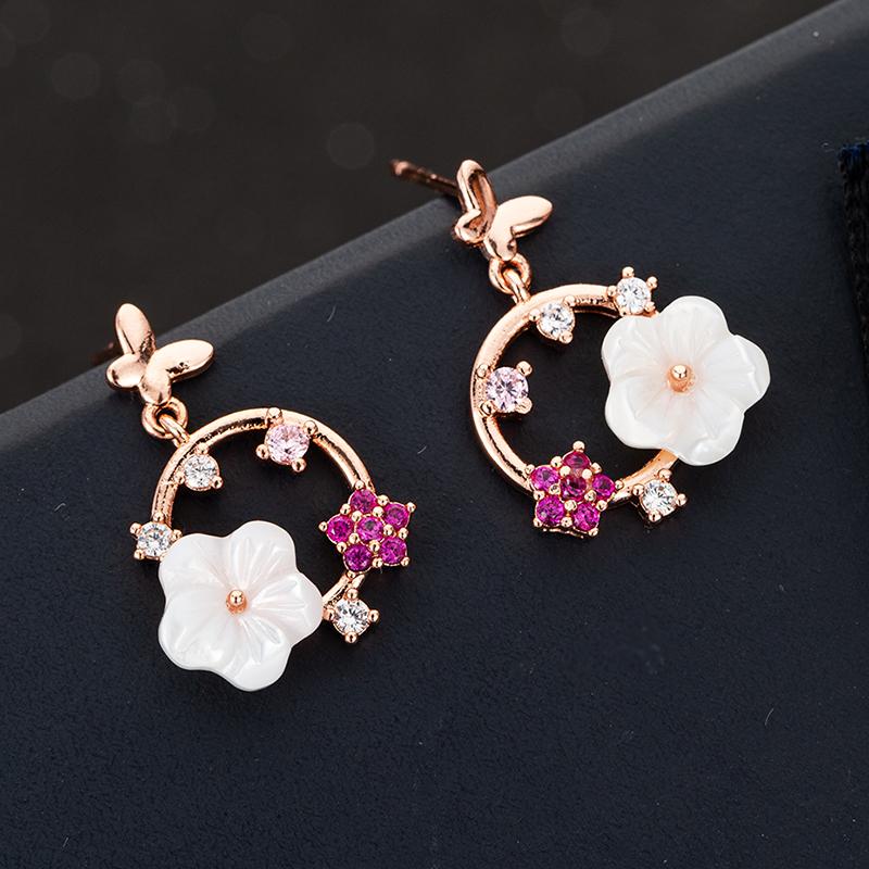 Dangle & Chandelier Sweet Butterfly Earring Plant Flowers Shell Drop Earrings For Women Crystal Circle Charm Female Bridal Jewelry
Dangle & Chandelier Sweet Butterfly Earring Plant Flowers Shell Drop Earrings For Women Crystal Circle Charm Female Bridal Jewelry