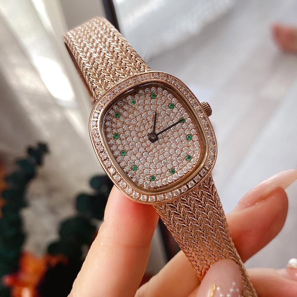 Fashion Ladies Fashion Watch Quartz Movement Silver Strap Diamond Dial Unique Vintage Style Watches Gift For Women 29.6 26.6mm Orologio di lusso, Color 8
Fashion Ladies Fashion Watch Quartz Movement Silver Strap Diamond Dial Unique Vintage Style Watches Gift For Women 29.6 26.6mm Orologio di lusso, Color 8