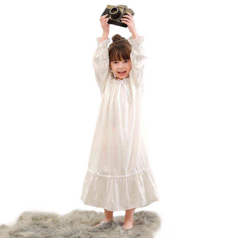 Mother And Daughter Nightgown Autumn Winter Sleepwear For Girls Nightdress Cotton Long Sleeve Matching Christmas Pajamas AA220326