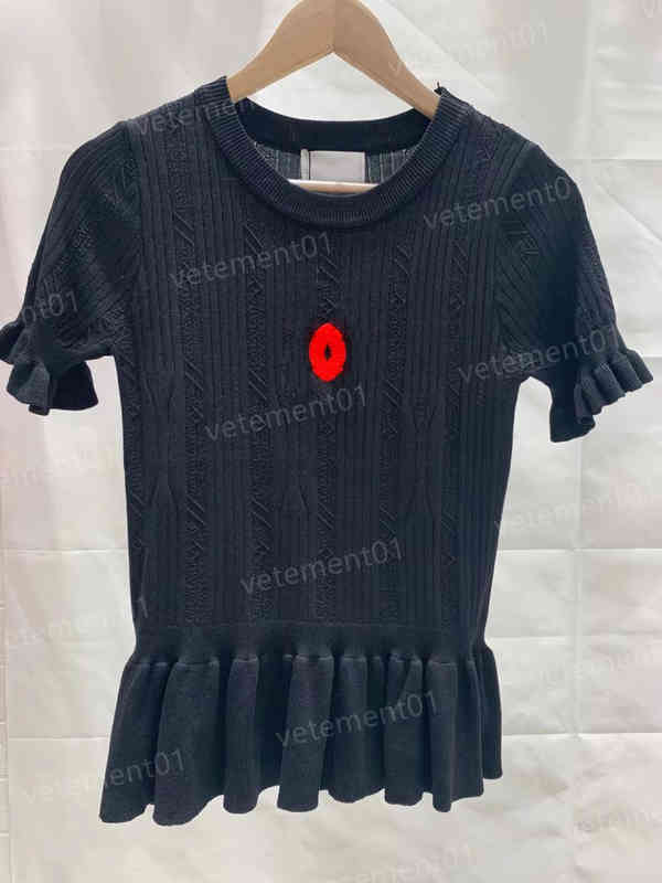 Luxury Designer Womens T-shirts High-end Quality Logo Print 2022ss 3D Ruffle Design Stretch Knitted Tops Sexy Summer T-shirt Women 0912
Luxury Designer Womens T-shirts High-end Quality Logo Print 2022ss 3D Ruffle Design Stretch Knitted Tops Sexy Summer T-shirt Women 0912