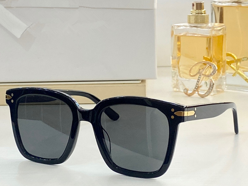 Sunglasses For Men Women Summer 42067 Style Sunshade Anti-Ultraviolet Retro Plate Plank Full Frame Random Box
Sunglasses For Men Women Summer 42067 Style Sunshade Anti-Ultraviolet Retro Plate Plank Full Frame Random Box