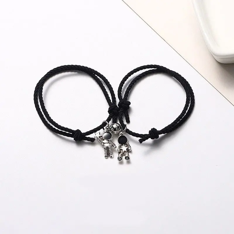 2Pcs Gelang Couple Astronot Attract Pasangan Bracelet Persahabatan Hitam Wanita Dan Pria Anyaman Tali Tangan Korea Fashion
2Pcs Gelang Couple Astronot Attract Pasangan Bracelet Persahabatan Hitam Wanita Dan Pria Anyaman Tali Tangan Korea Fashion