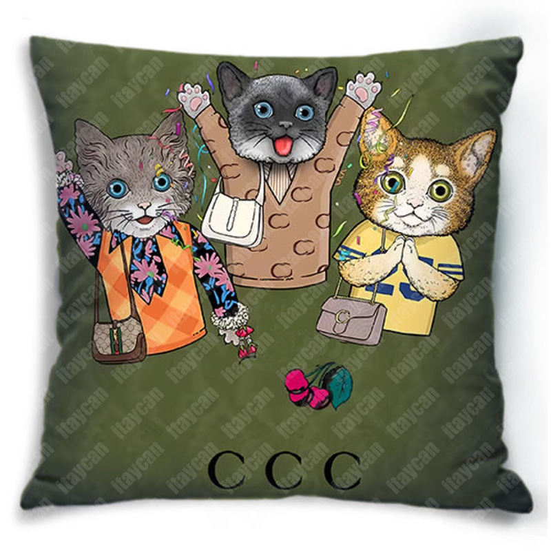 2022 Decorative Pillow Classic Designers Cushion Fashion Cushions Luxury Letter Cushions Inner Cotton Covers Designer Home Decor 2203211WU, G1
2022 Decorative Pillow Classic Designers Cushion Fashion Cushions Luxury Letter Cushions Inner Cotton Covers Designer Home Decor 2203211WU, G1