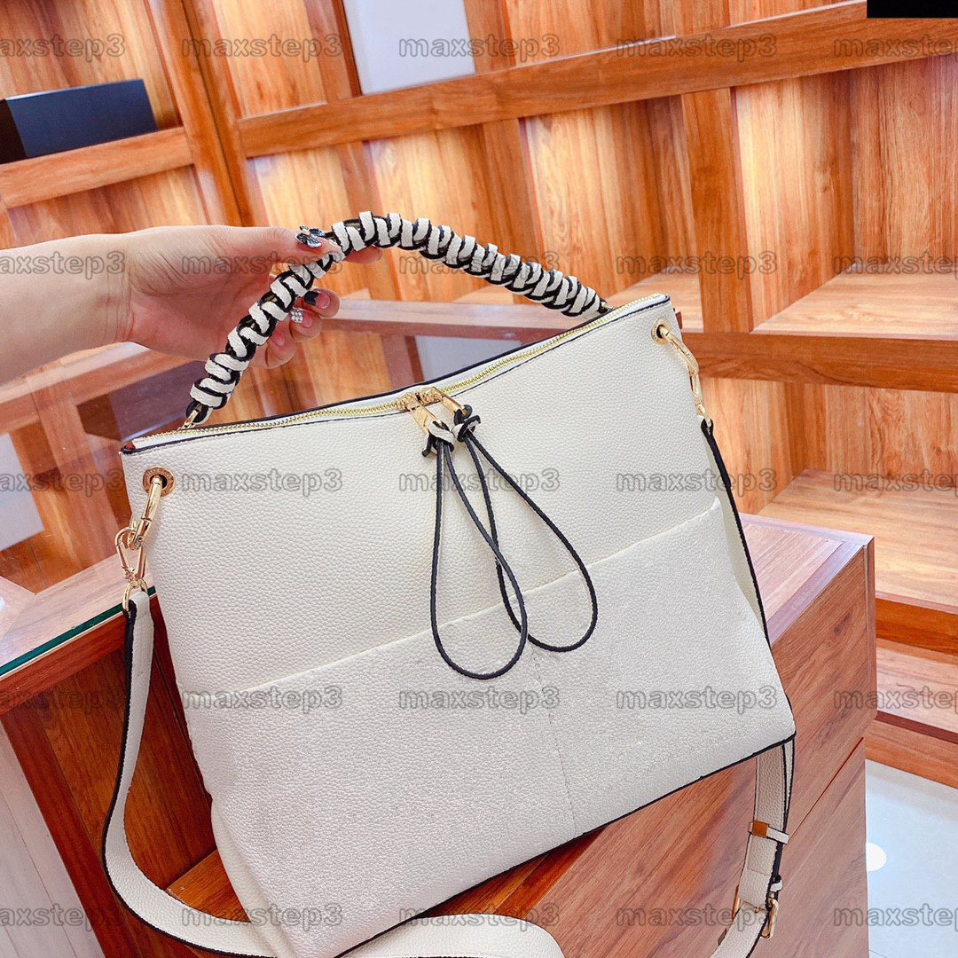 DESIGNERS Hobo Totes Handle Bag Embossed Monograms Canvas Golden Metal Hardware Portable Womens HandBag Designer Luxurys Shoulder Bags
DESIGNERS Hobo Totes Handle Bag Embossed Monograms Canvas Golden Metal Hardware Portable Womens HandBag Designer Luxurys Shoulder Bags