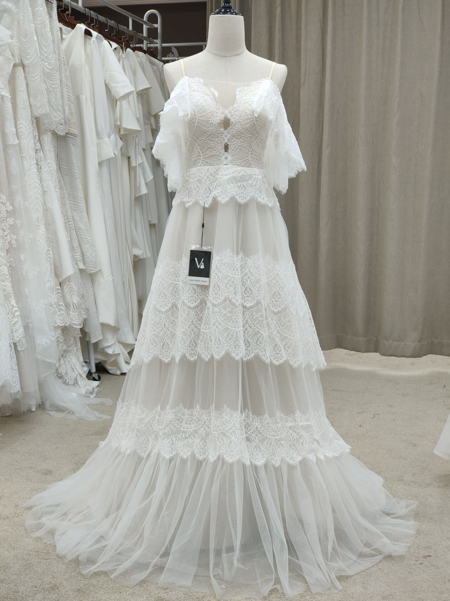 Tiered Lace Boho Wedding Dress 2022 Spaghetti Straps Deep V Neck Sexy Summer Beach Wedding Dresses Cross Corset Bohemian Bride Hippies Robe Mariage Ve