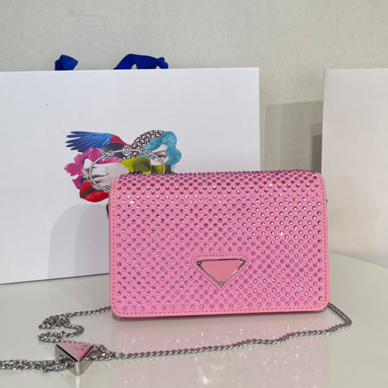 Women Bag Half Moon Crescent Bags Diamante Handbag Purse Full Rhinestone Classic Letter Buckle Flap Crossbody Purse Removable Shoulder Strap Triangle decoration, Just box
Women Bag Half Moon Crescent Bags Diamante Handbag Purse Full Rhinestone Classic Letter Buckle Flap Crossbody Purse Removable Shoulder Strap Triangle decoration, Just box