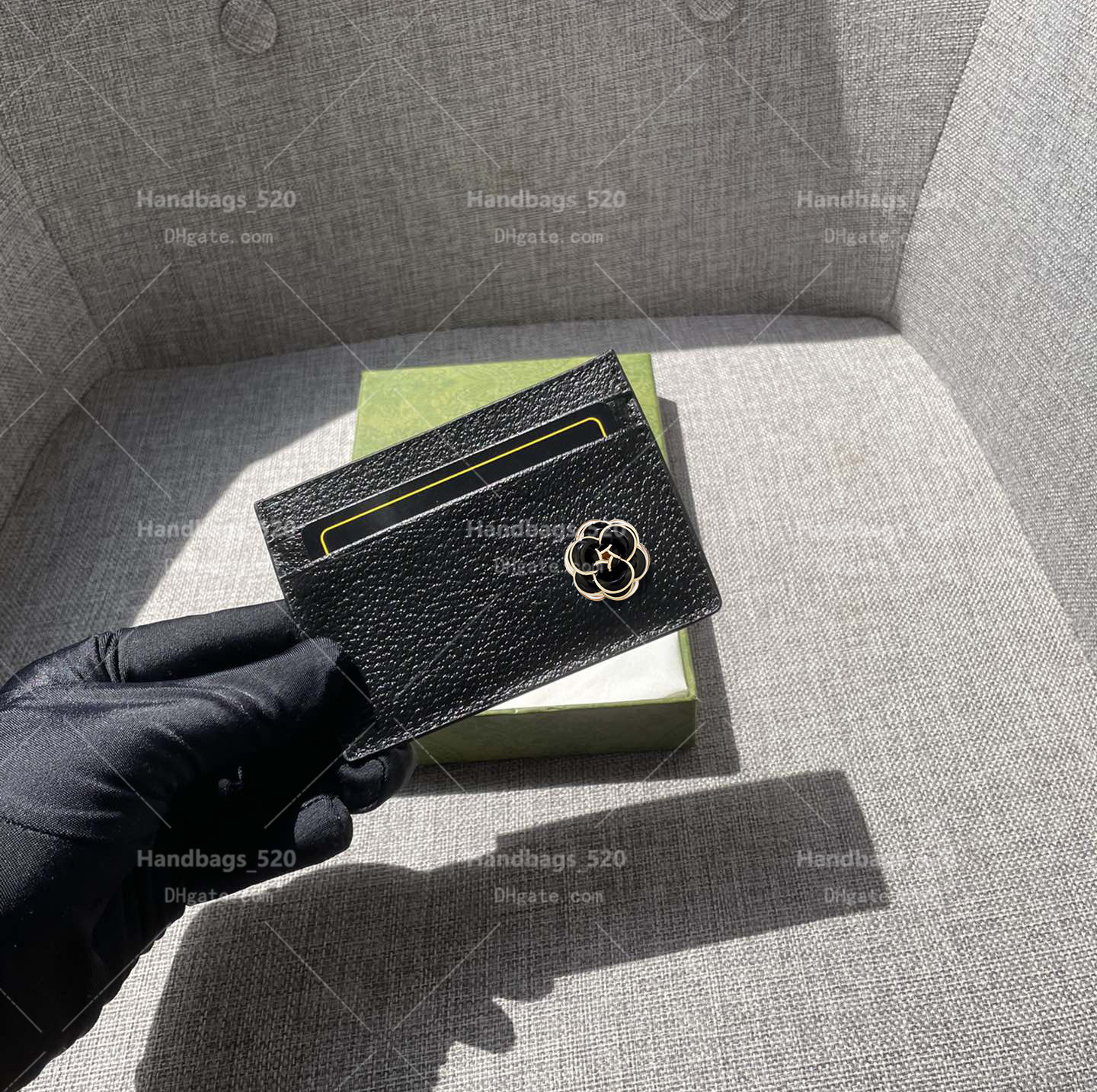 Top Quality Classic Wallets with LOGO Mini Fold Purse Short Wallet Card Holder Coin Purses for Women Men 435303, 2g black buckle
Top Quality Classic Wallets with LOGO Mini Fold Purse Short Wallet Card Holder Coin Purses for Women Men 435303, 2g black buckle