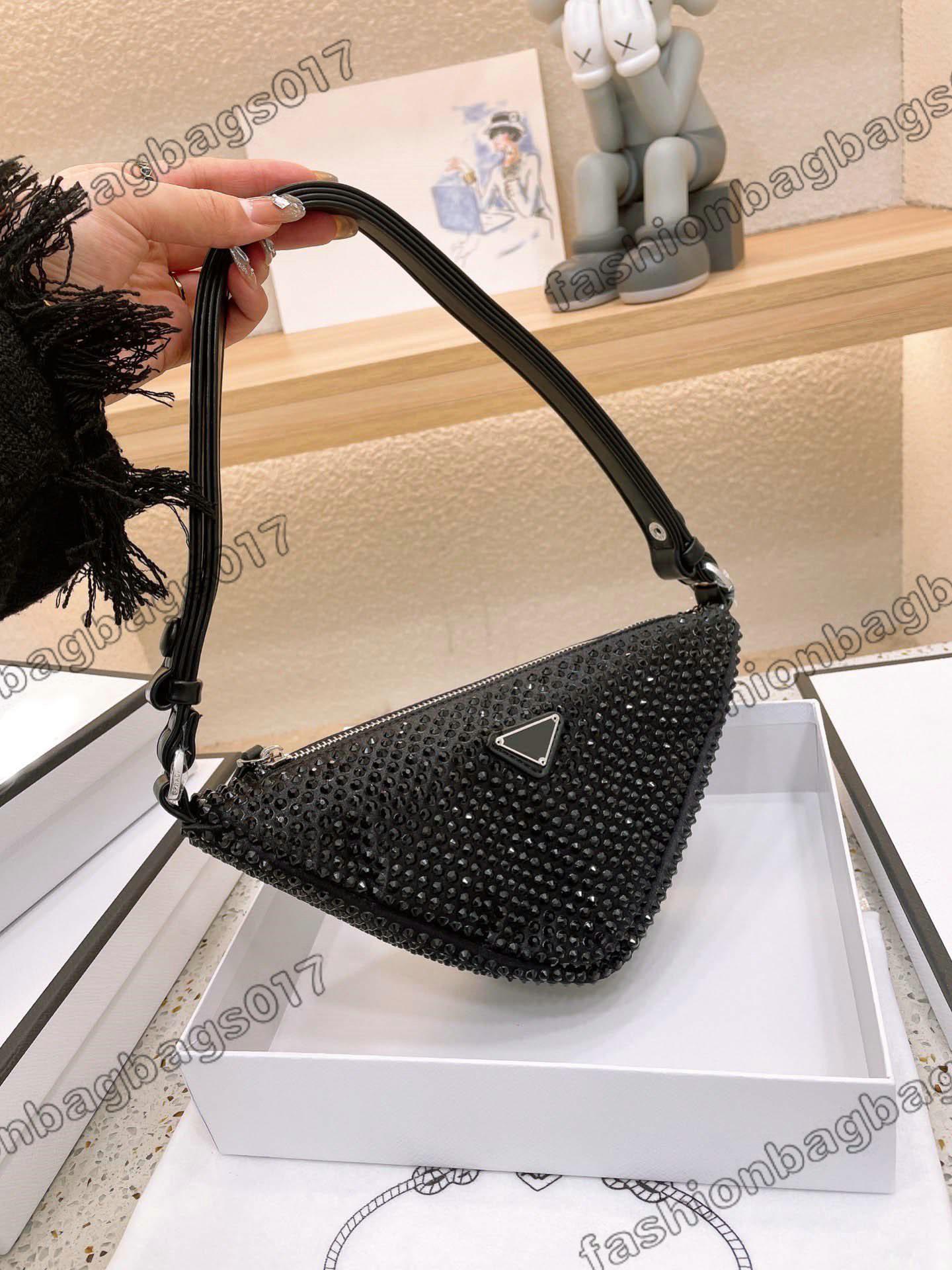 Womens Triangle Pouch Diamond Underarm Bag Single Fashion Crystal Personality Handbags Shiny Mobile Phone Female Wallet Flash Adjustable Strap Package
Womens Triangle Pouch Diamond Underarm Bag Single Fashion Crystal Personality Handbags Shiny Mobile Phone Female Wallet Flash Adjustable Strap Package