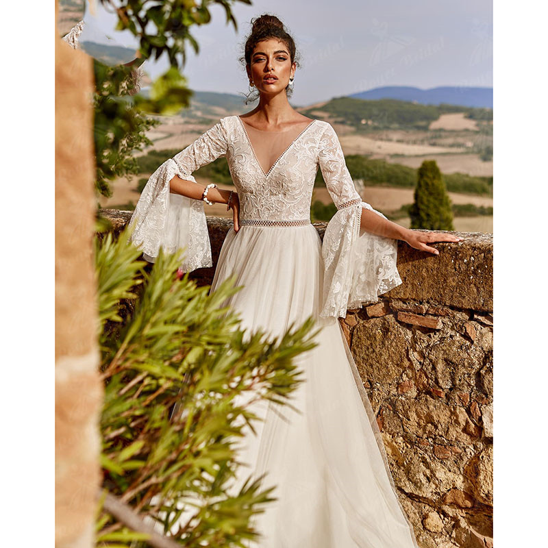 Boho Wedding Dress Beach country Bohemian V Neck Long Flare Sleeve Lace Bodice Tulle Sweep Train Backless Vestidos de novia 2022