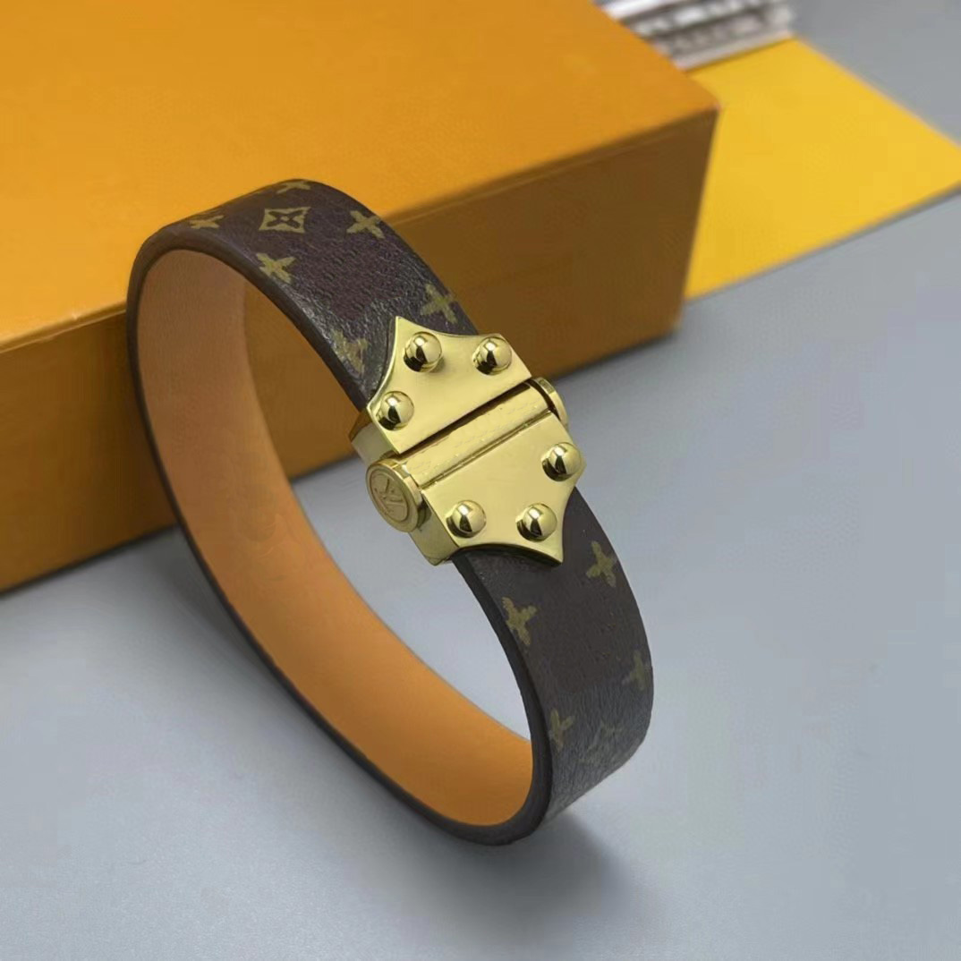 2022 High Quality Lover Bracelet gold with Leather Bangle Women Men Charm Bracelets Jewelry gift
2022 High Quality Lover Bracelet gold with Leather Bangle Women Men Charm Bracelets Jewelry gift