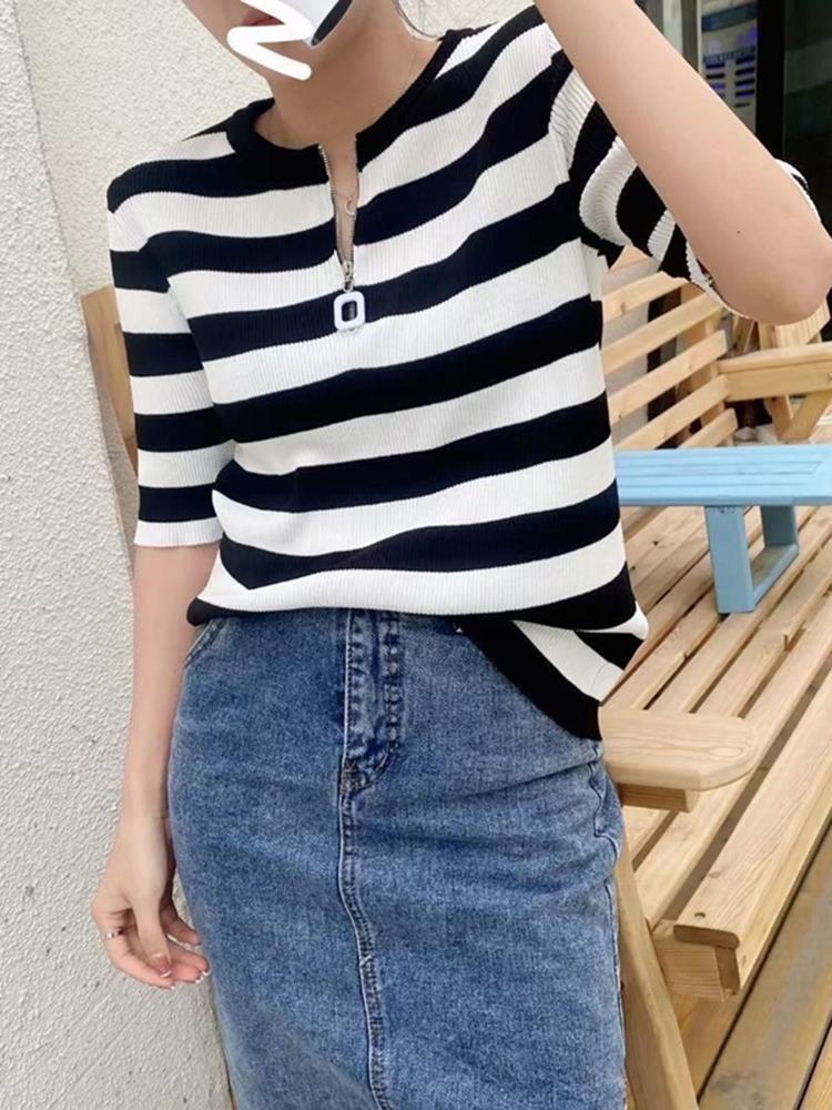 Women's Sweaters Zippers Striped Pullover Sweater Women 2022 Pull Femme Summer Korean Slim Clothes O Neck Short Sleeve Woman Jumper Knitted, Black
Women's Sweaters Zippers Striped Pullover Sweater Women 2022 Pull Femme Summer Korean Slim Clothes O Neck Short Sleeve Woman Jumper Knitted, Black