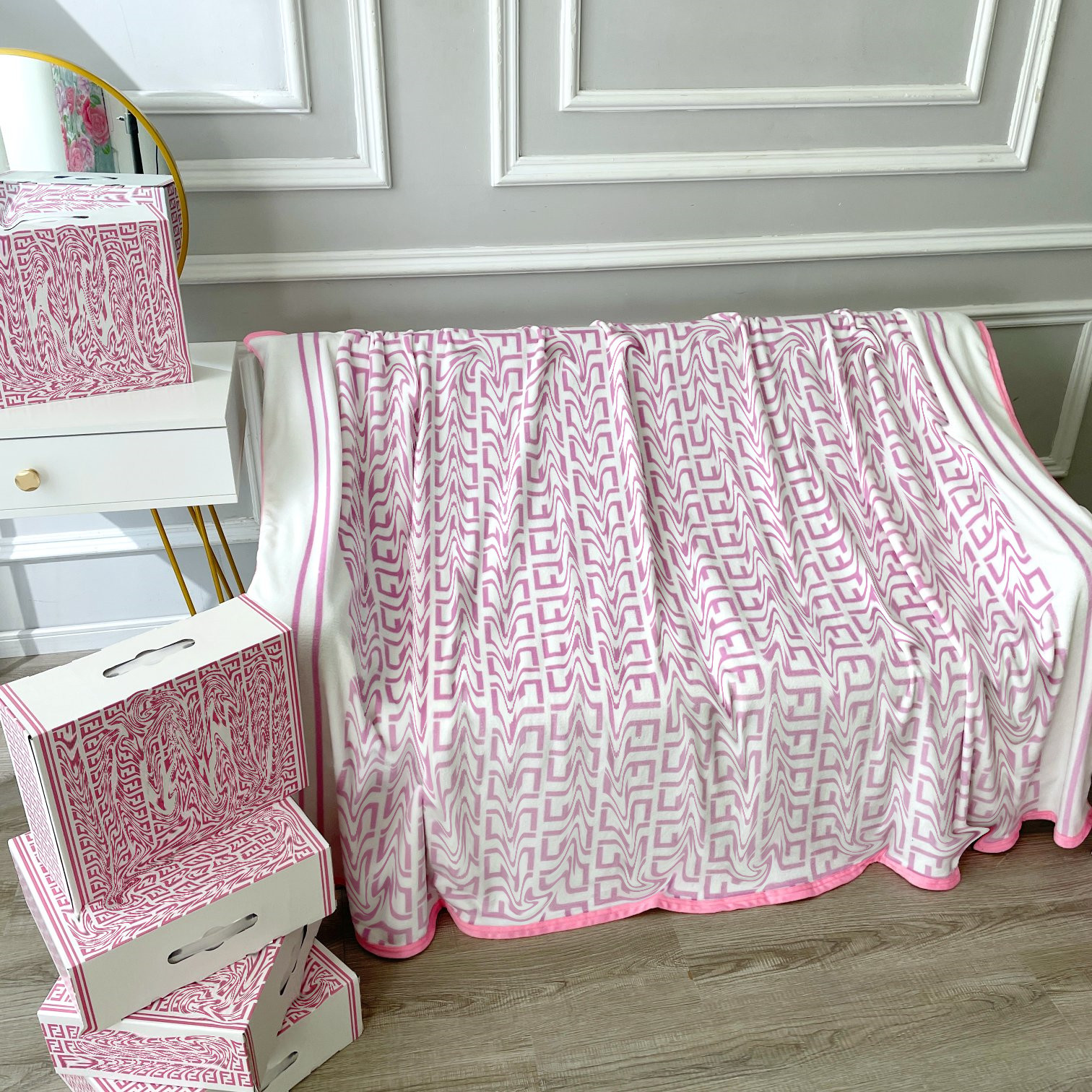 Designer Blanket 150X200cm Classic Design Air Fashion Conditioning Car Travel Bath Towel Soft Winter Fleece Shawl Throw Blankets HT1524
Designer Blanket 150X200cm Classic Design Air Fashion Conditioning Car Travel Bath Towel Soft Winter Fleece Shawl Throw Blankets HT1524