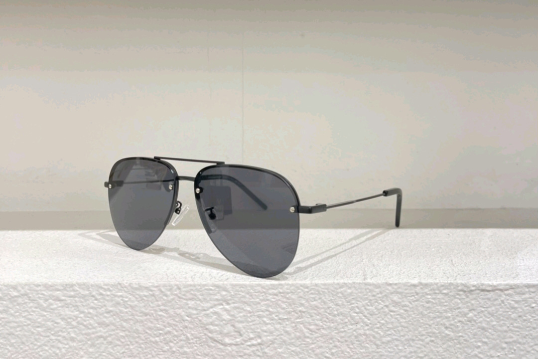 Classic 11 Pilot Sunglasses Black /Grey Women Sun Shades Glasses Sonnenbrille gafa de sol UV400 Protection Eyewear With Case
Classic 11 Pilot Sunglasses Black /Grey Women Sun Shades Glasses Sonnenbrille gafa de sol UV400 Protection Eyewear With Case